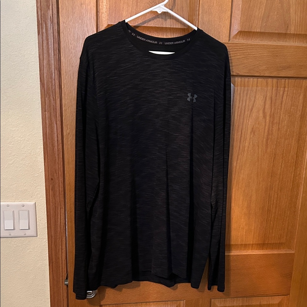 Under Armour Men's Charcoal Long Sleeve Tee